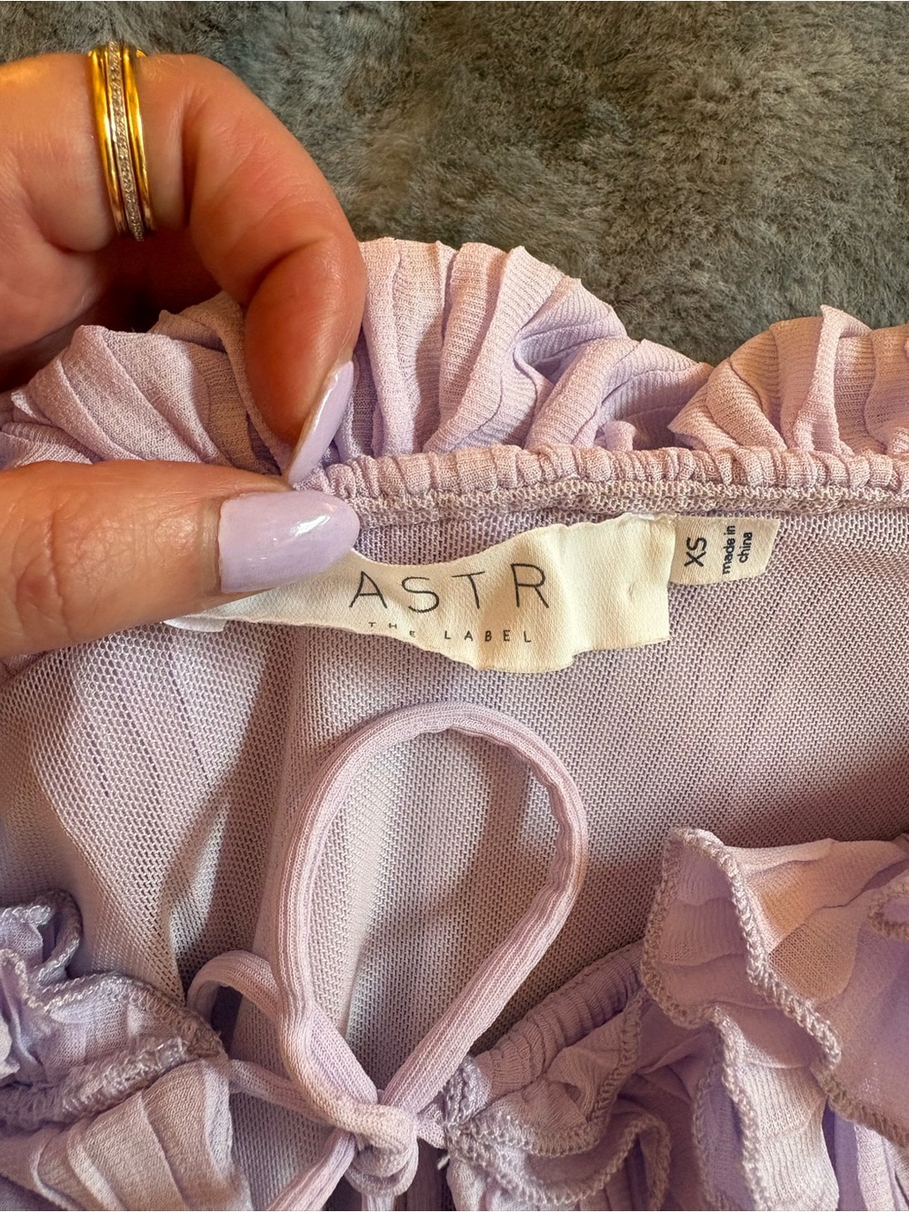 ASTR the label  lavender Ruffle Tie-Front Crop Top size #xs - Picture 2 of 4